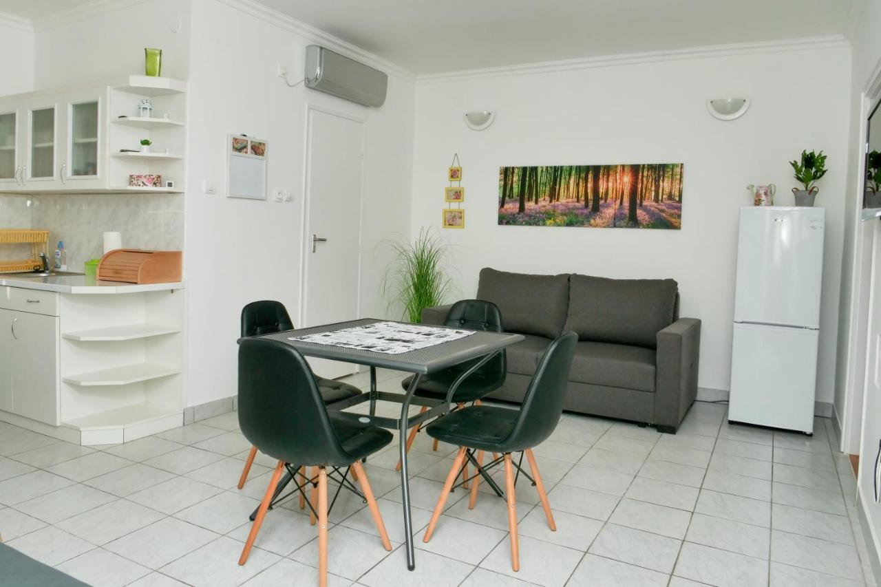 Cseresznyes Apartman Berekfürdő المظهر الخارجي الصورة